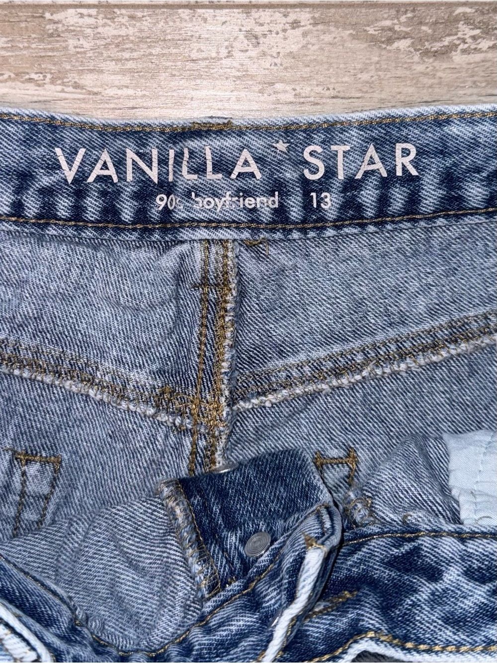 90s Boyfriend Distressed Denim Shorts Light Wash Frayed Raw Hem Festival Size 13 - Picture 6 of 12